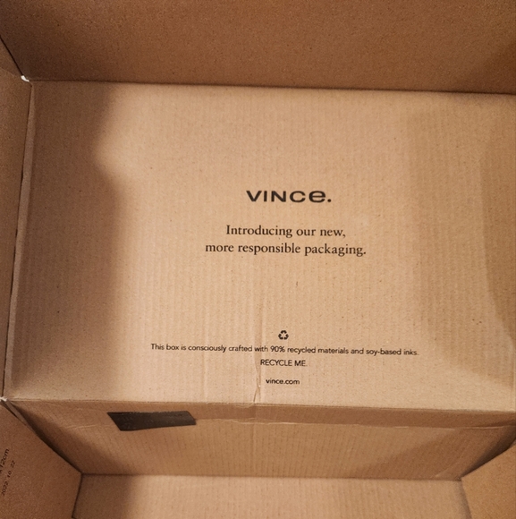 Like new - Vince Perforated white Leather Blair Sneaker 6.5 - Picture 9 of 11